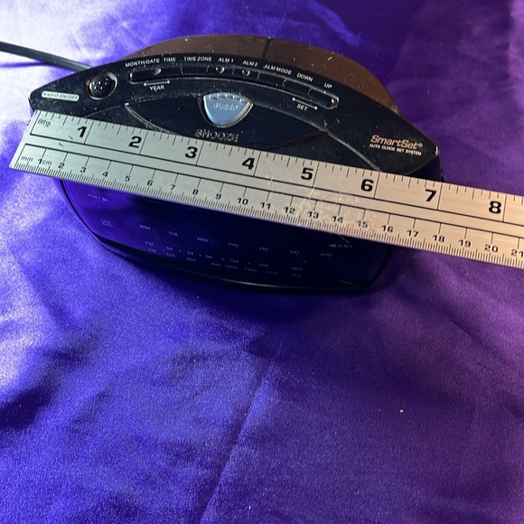 📌Emerson Research Smart Set Alarm Clock Radio - Picture 7 of 13